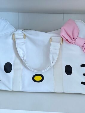 Hello kitty Stoney clover lane mini hello kitty duffle